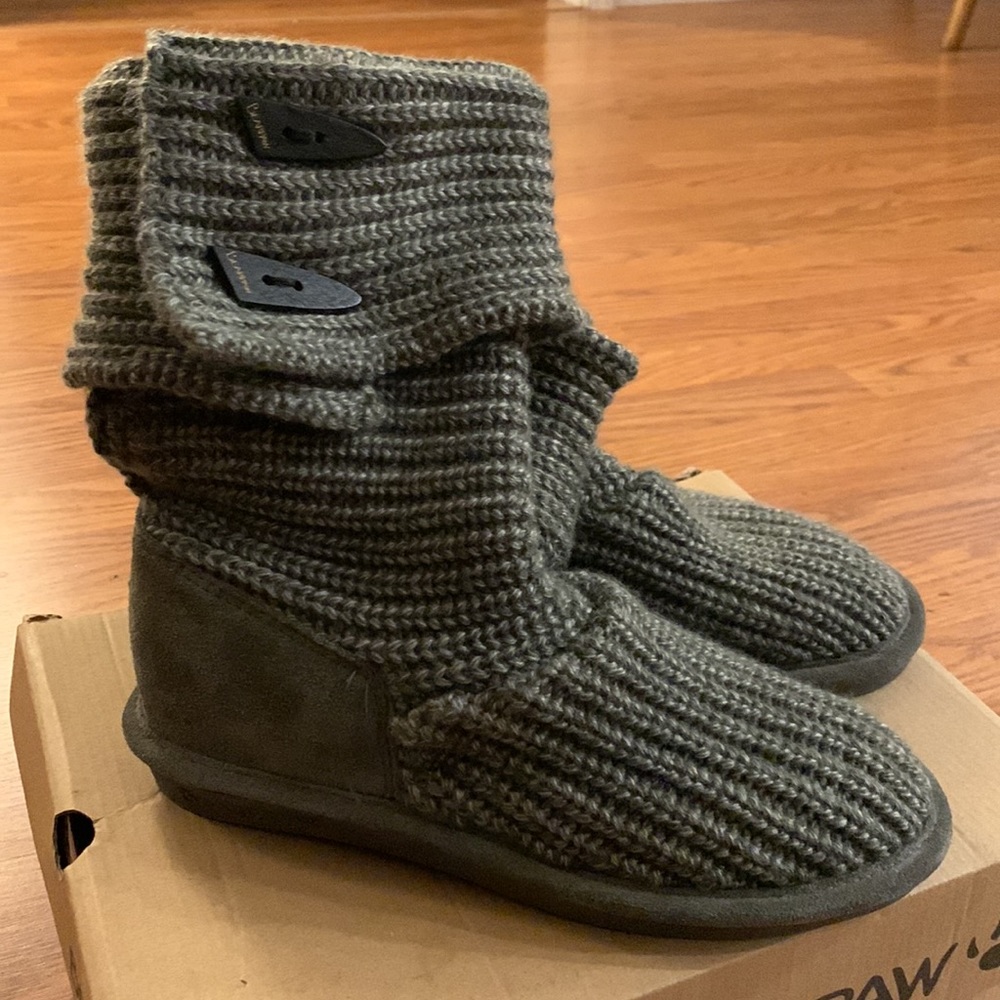 Bear paw boots 7 NWT and box